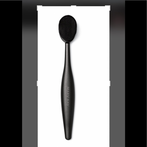 Mary Kay Foundation Blending brush - Picture 3 of 4